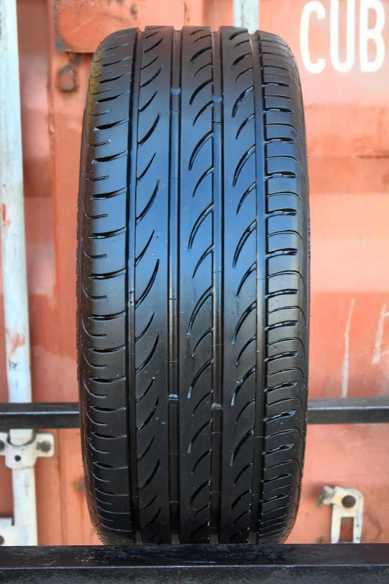 Б/у шина 215/35 R19 Pirelli P Zero Nero