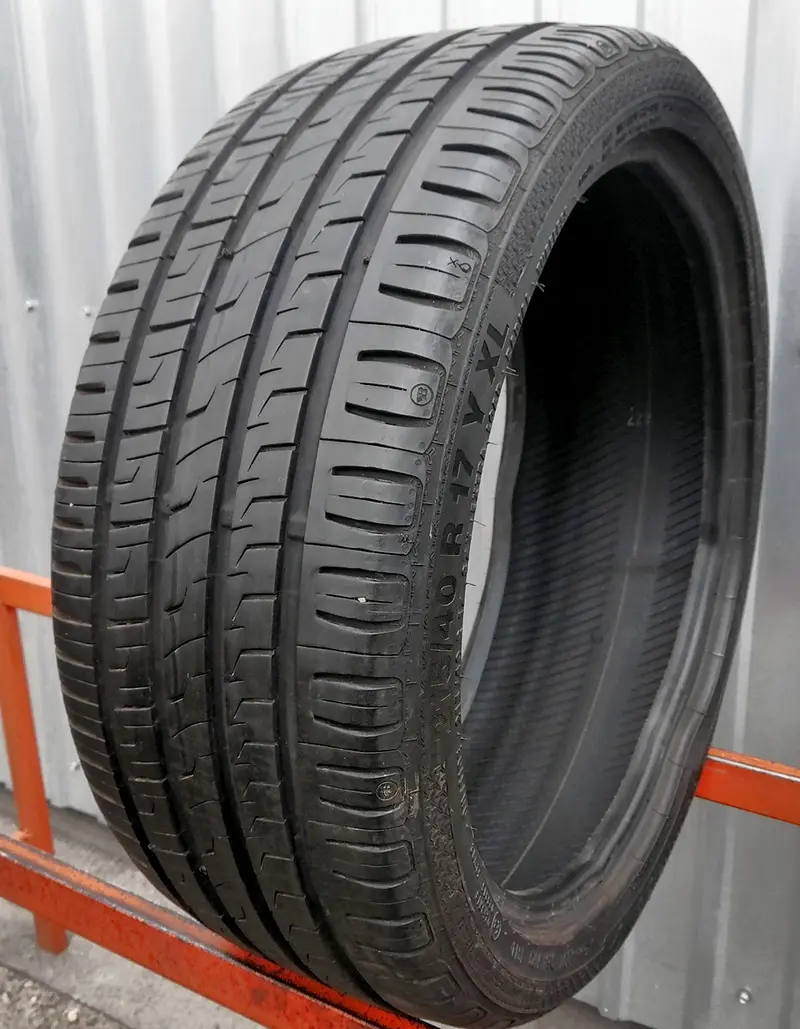 Б/у шина 215/40 R17 Barum Bravuris 3HM, фото 1