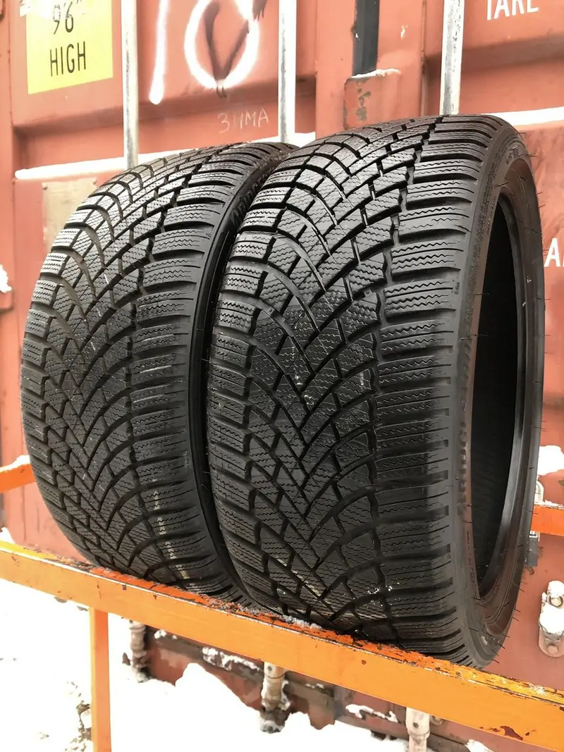 Пара б/у шин 215/40 R17 Bridgestone Blizzak LM-005
