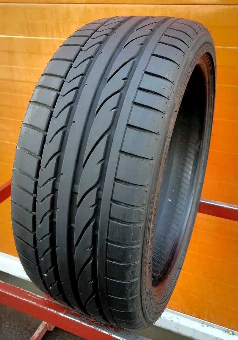 Б/у шина 215/40 R17 Bridgestone Potenza RE 050A