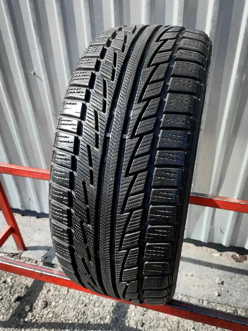 Б/у шина 215/40 R17 Nankang SV-2