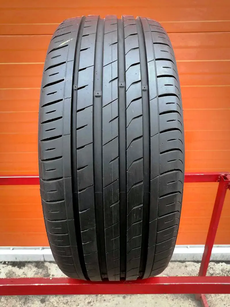 Б/у шина 215/40 R17 Nexen Nfera SU1
