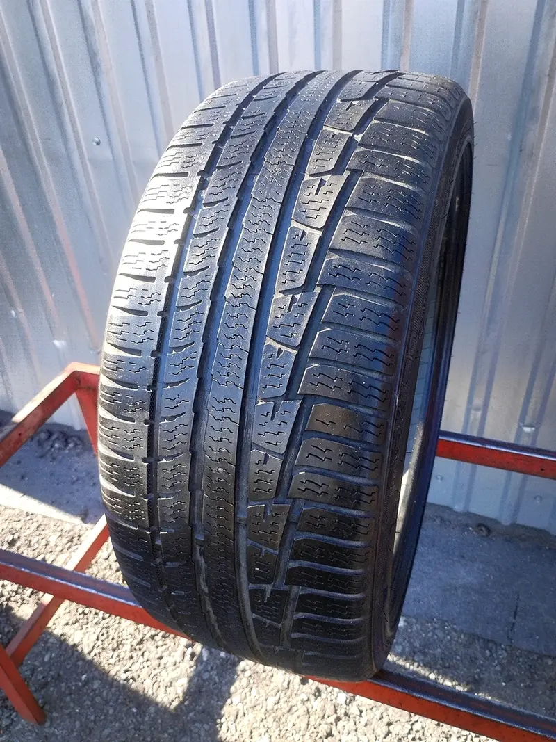 Б/у шина 215/40 R17 Nokian WR A3