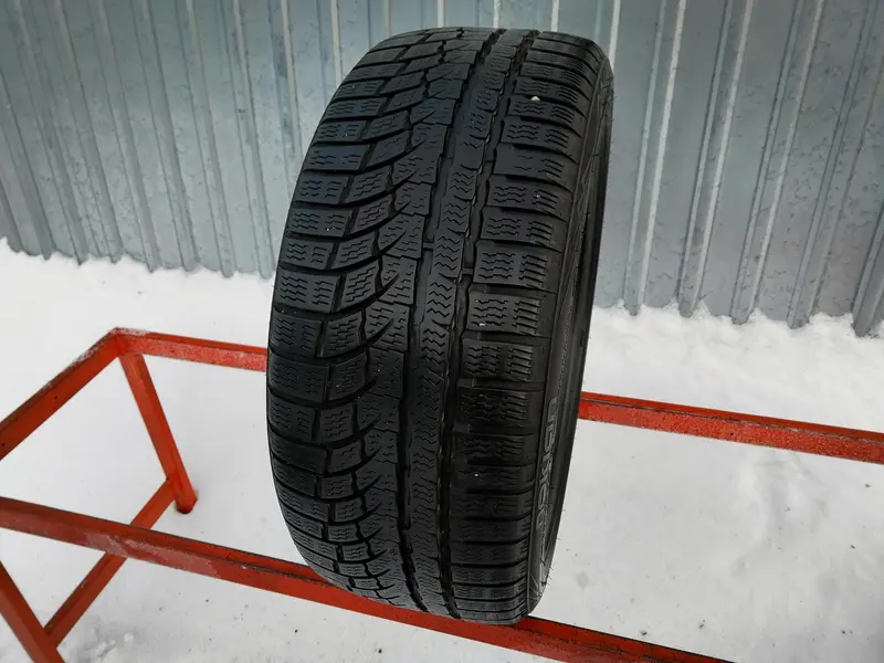 Б/у шина 215/40 R17 Nokian WR A4