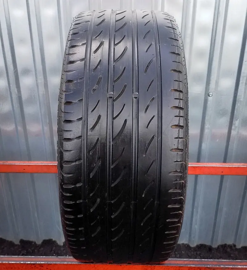 Б/у шина 215/40 R17 Pirelli P Zero Nero, фото 1