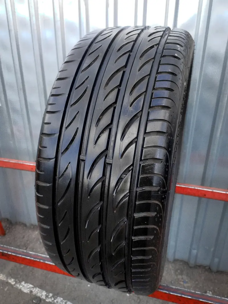 Б/у шина 215/40 R17 Pirelli P Zero Nero GT, фото 1