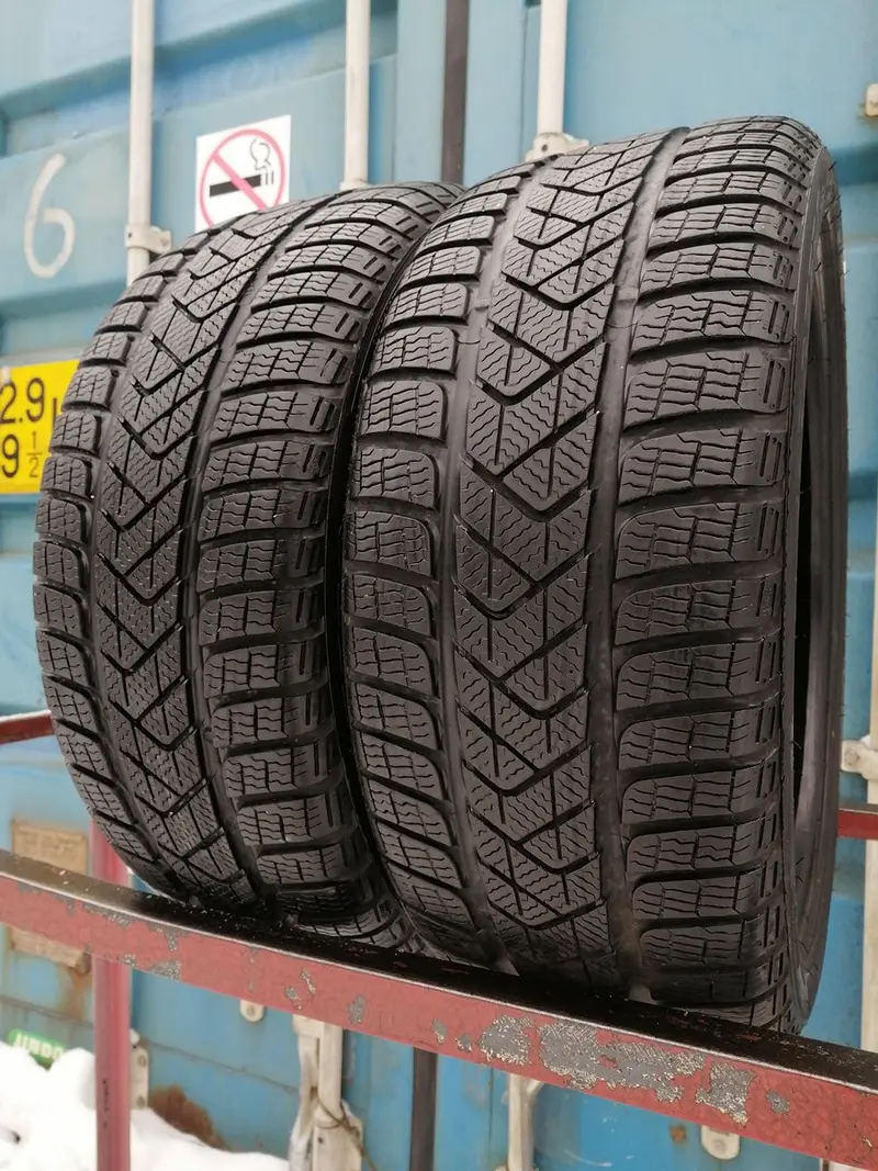 Пара б/у шин 215/40 R17 Pirelli Winter Sottozero 3