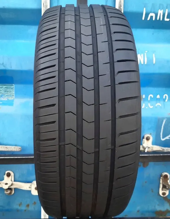 Б/у шина 215/40 R17 Vredestein Ultrac Satin