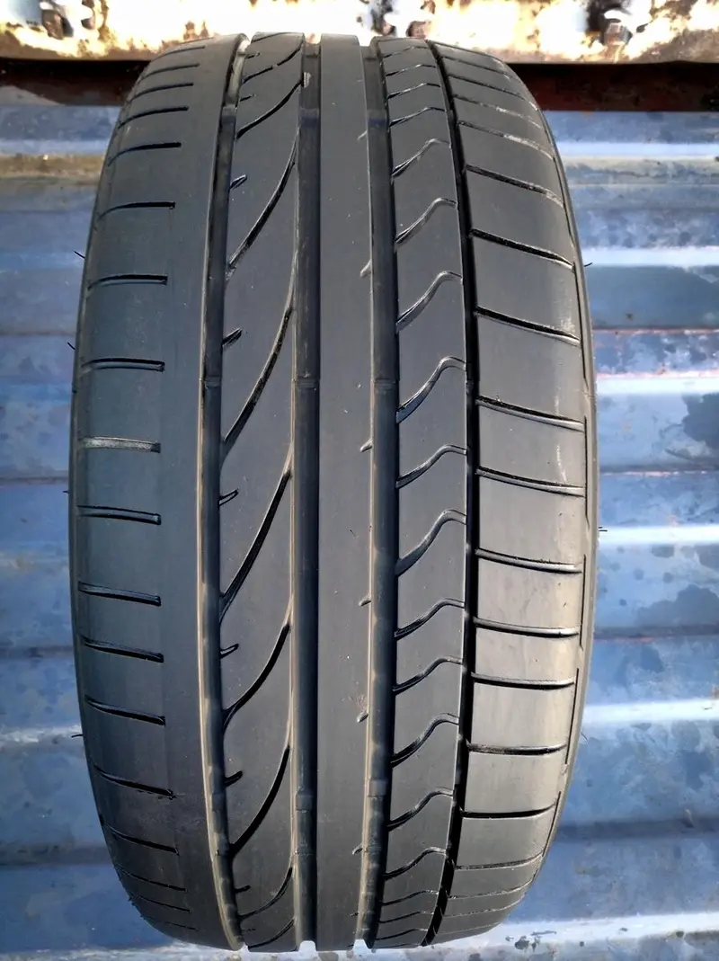 Б/у шина 215/40 R18 Bridgestone Potenza RE 050A, фото 1