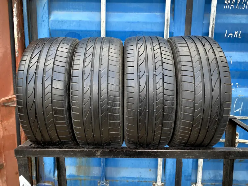 Комплект б/у шин 215/40 R18 Bridgestone Potenza RE 050A Run Flat