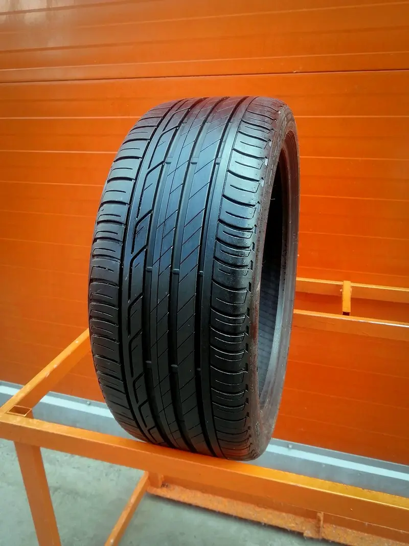 Б/у шина 215/40 R18 Bridgestone Turanza T001