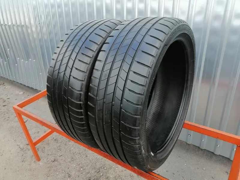 Пара б/у шин 215/40 R18 Bridgestone Turanza T005