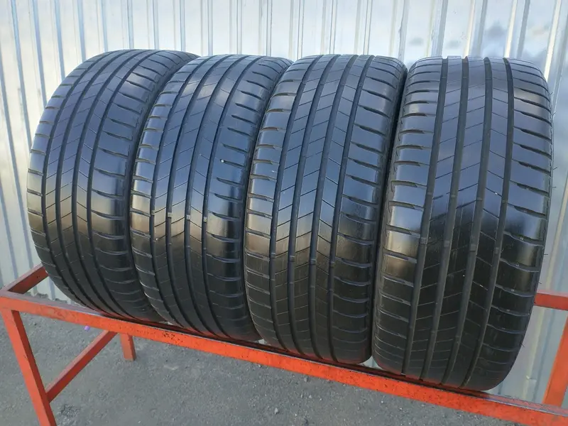 Комплект б/у шин 215/40 R18 Bridgestone Turanza T005