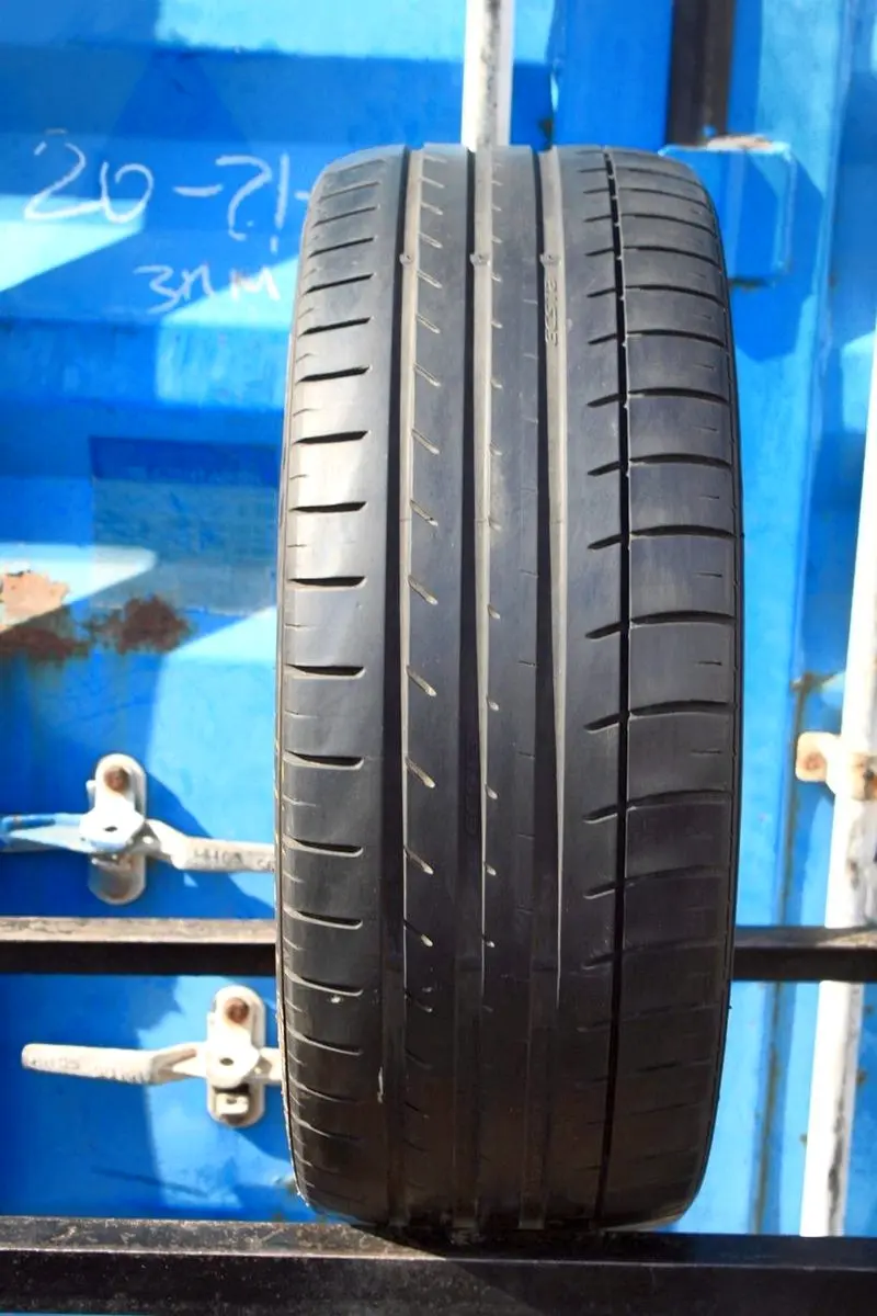 Б/у шина 215/40 R18 Kumho Ecsta Le Sport KU39