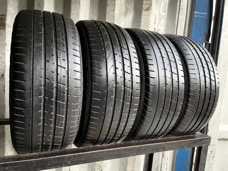Комплект б/у шин 215/40 R18 Pirelli P Zero Run Flat
