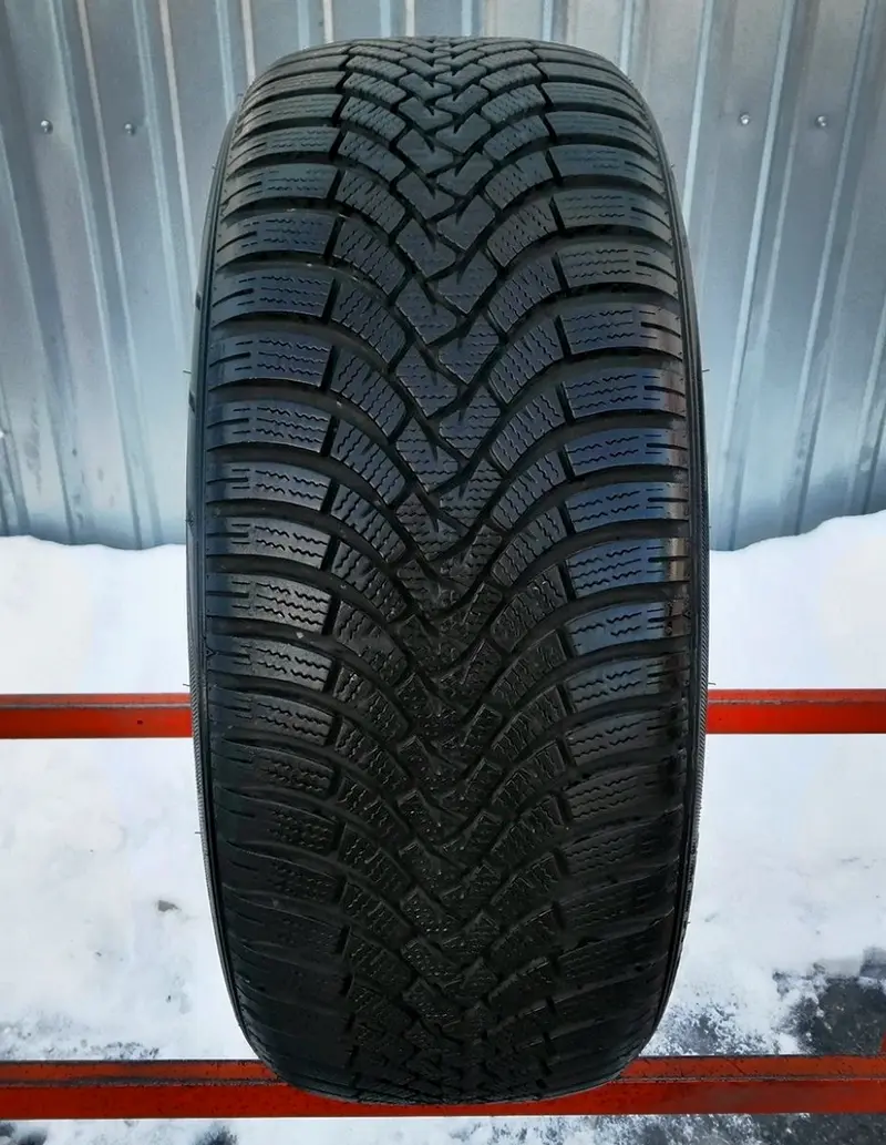 Б/у шина 215/45 R16 Falken Eurowinter HS01
