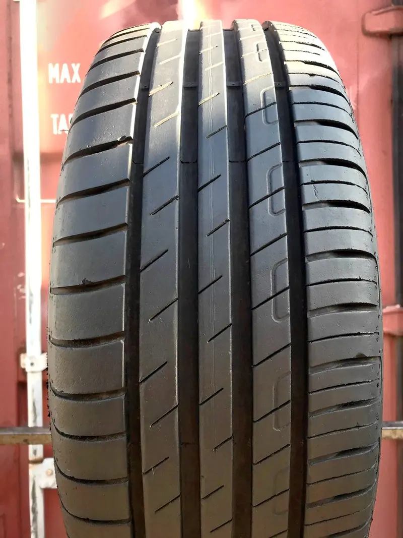 Б/у шина 215/45 R16 Goodyear EfficientGrip Performance