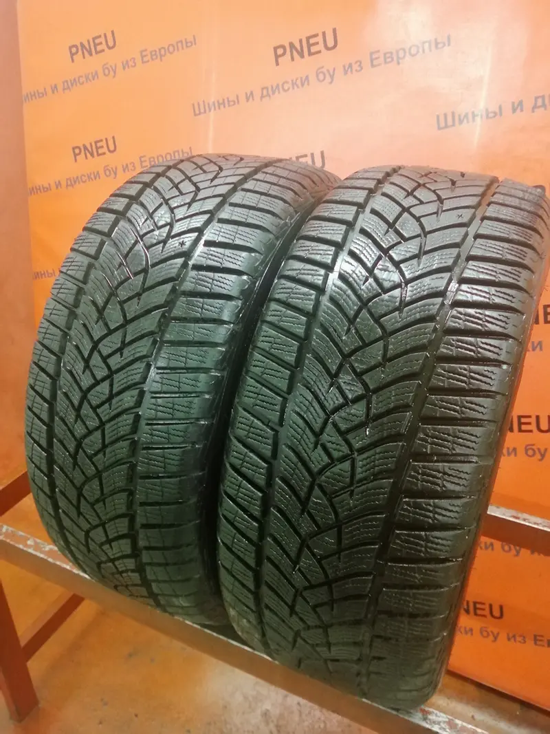 Пара б/у шин 215/45 R16 Goodyear Ultra Grip Perfomance GEN-1