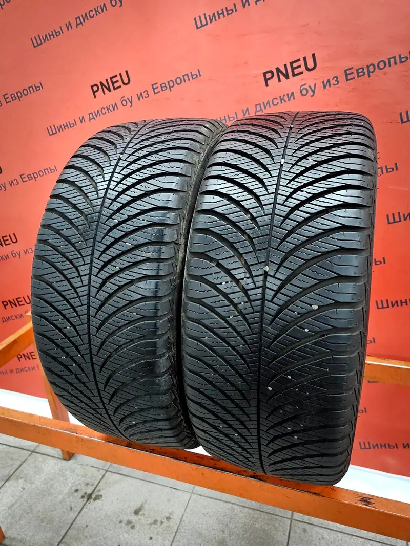 Пара б/у шин 215/45 R16 Goodyear Vector 4Seasons Gen-2