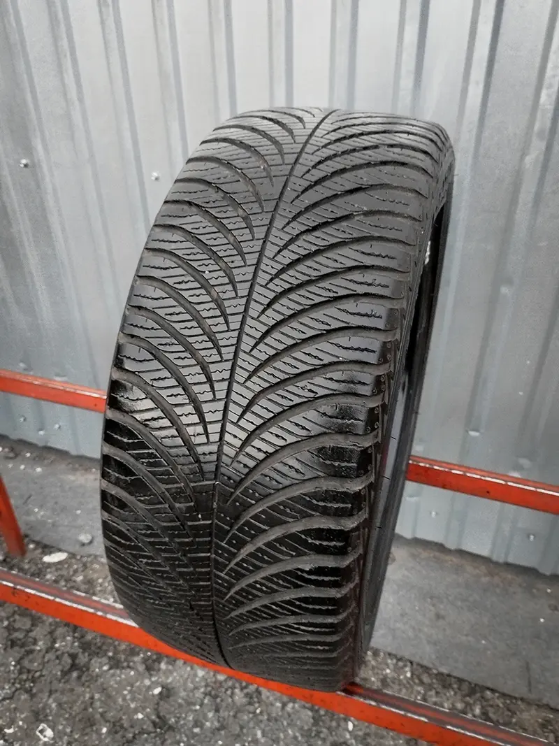 Б/у шина 215/45 R16 Goodyear Vector 4Seasons Gen-2, фото 1