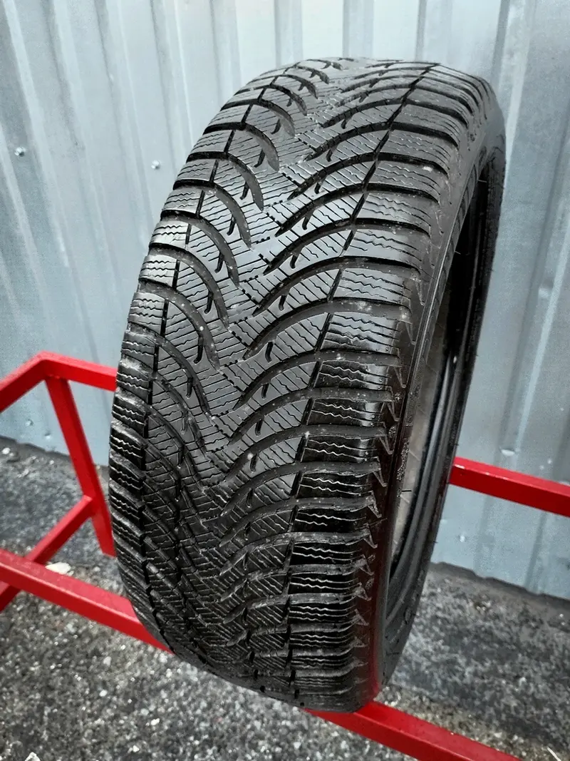 Б/у шина 215/45 R16 Michelin Alpin A4