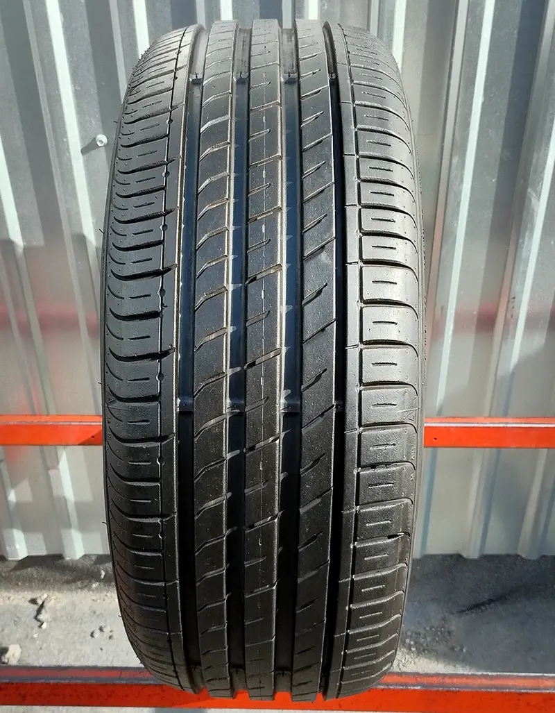 Б/у шина 215/45 R16 Nexen Nfera SU1