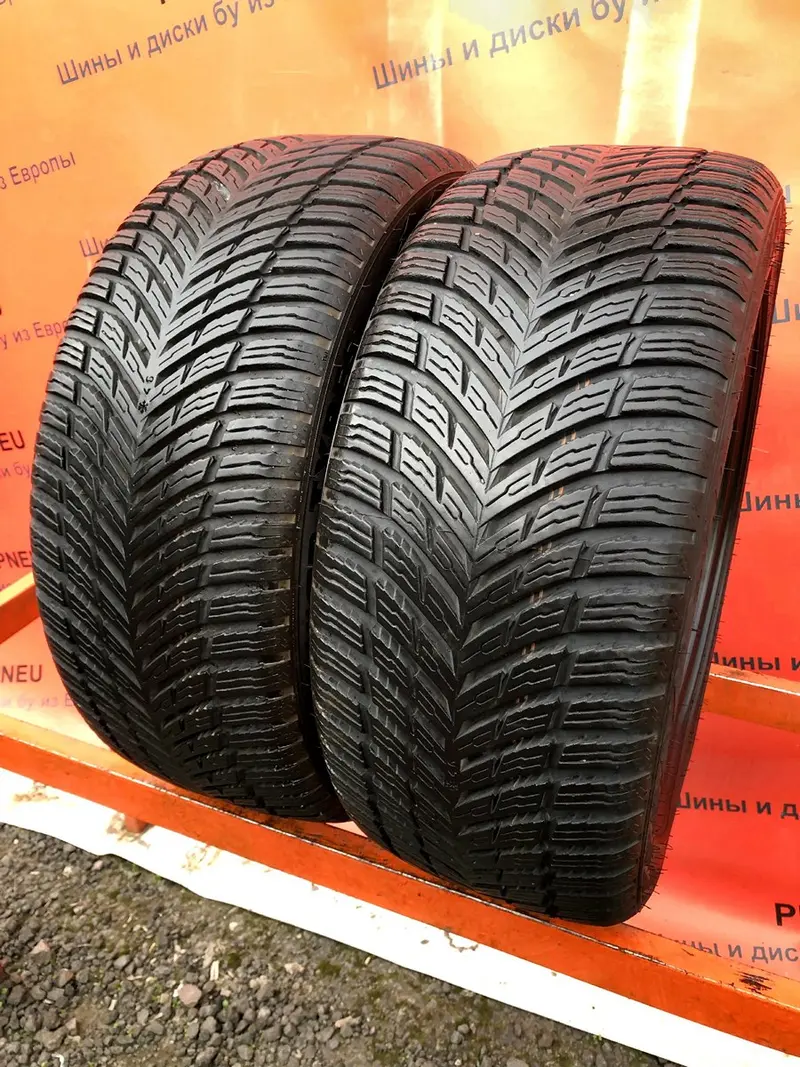 Пара б/у шин 215/45 R16 Nokian Seasonproof