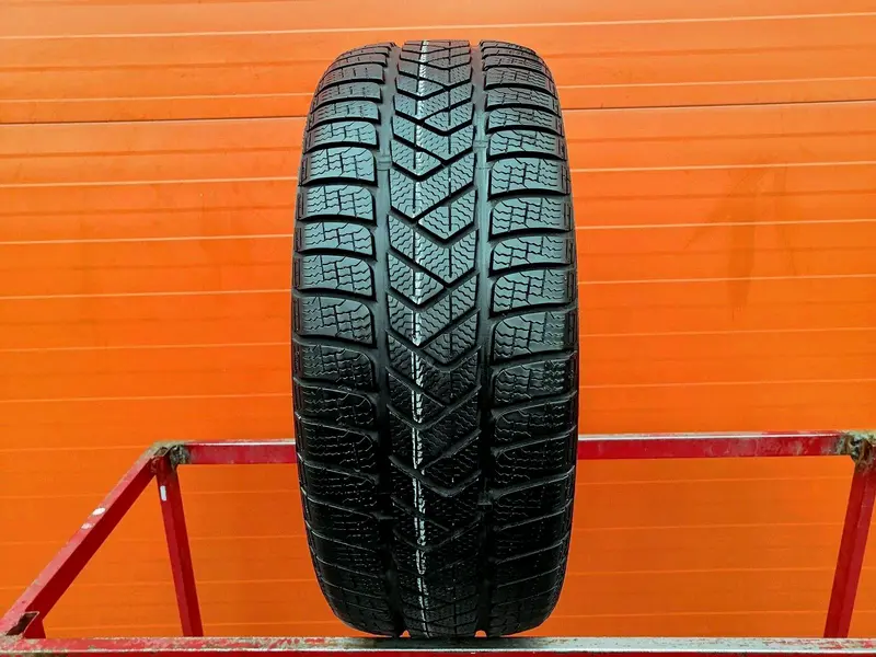 Б/у шина 215/45 R16 Pirelli Winter Sottozero 3
