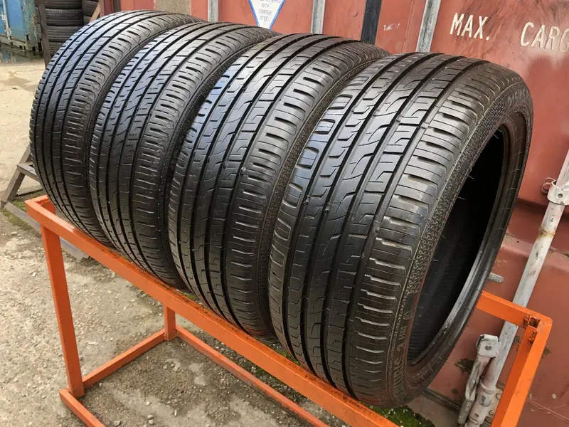 Комплект б/у шин 215/45 R17 Barum Bravuris 3HM
