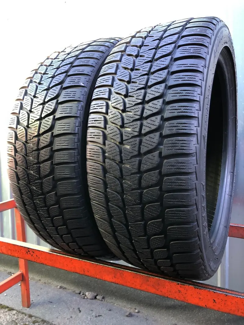 Пара б/у шин 215/45 R17 Bridgestone Blizzak LM25