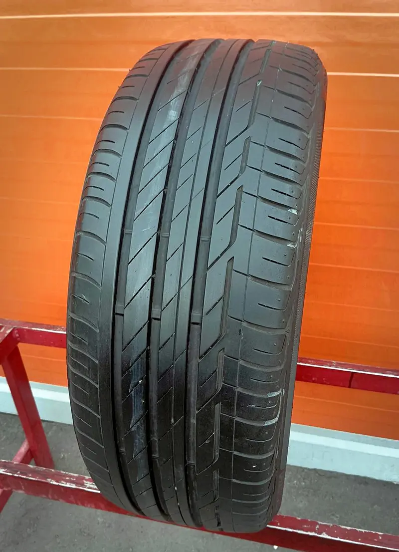 Б/у шина 215/45 R17 Bridgestone Turanza T001