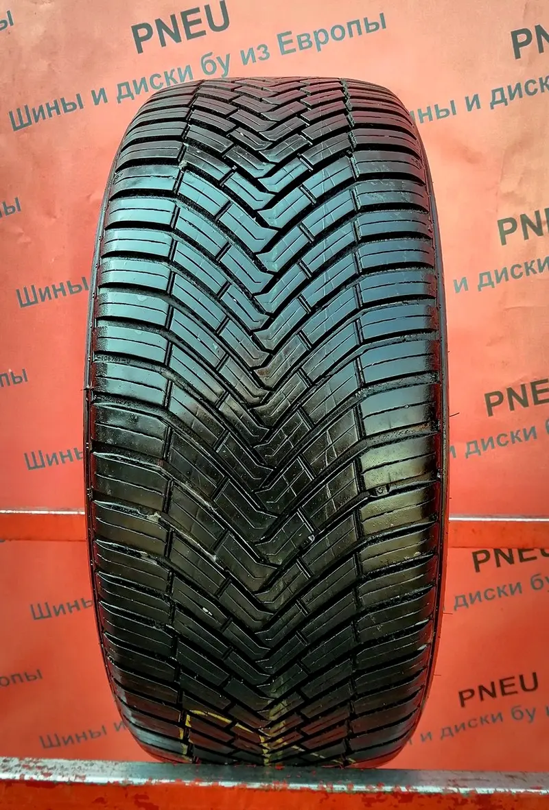 Б/у шина 215/45 R17 Continental AllSeasonContact