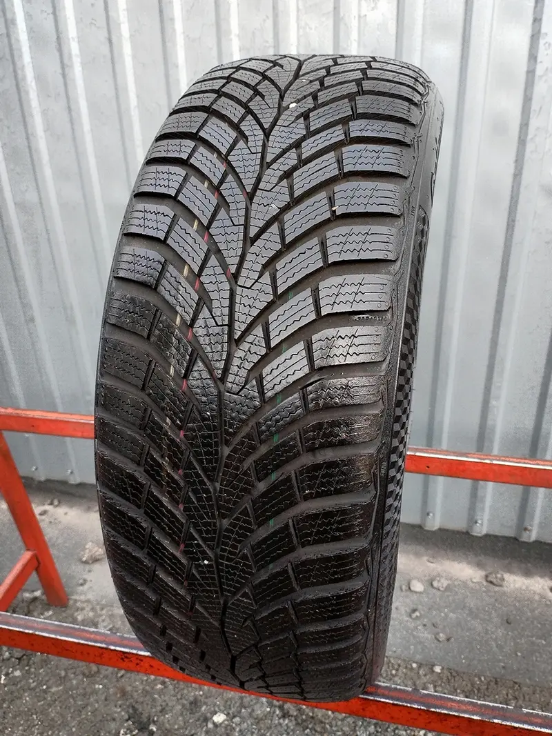 Б/у шина 215/45 R17 Continental ContiWinterContact TS 870 P