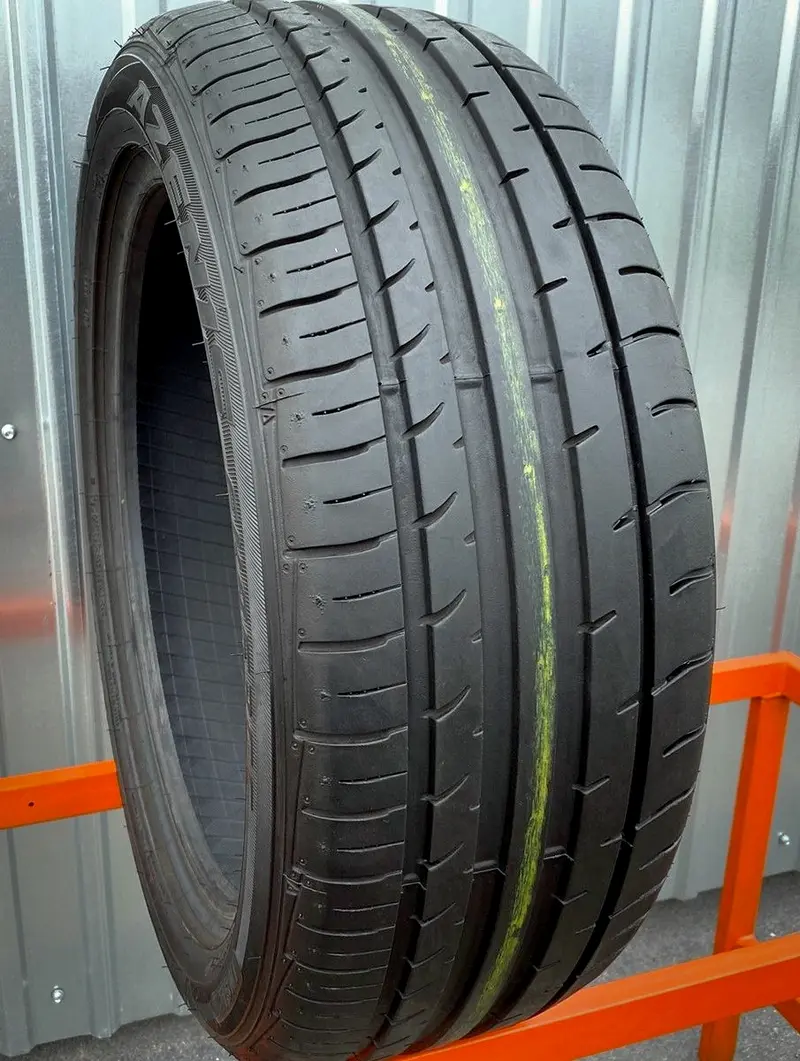 Б/у шина 215/45 R17 Falken Azenis FK-453CC