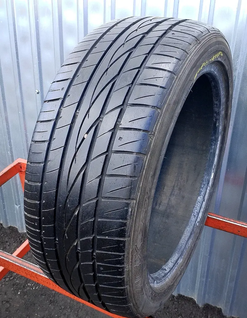 Б/у шина 215/45 R17 Falken Ziex ZE-912