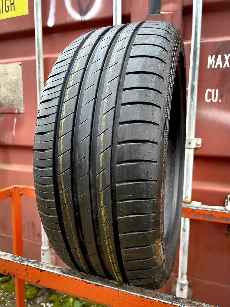 Б/у шина 215/45 R17 Goodyear EfficientGrip Performance