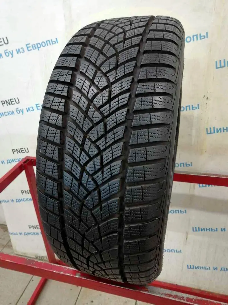 Б/у шина 215/45 R17 Goodyear Ultra Grip Perfomance GEN-1