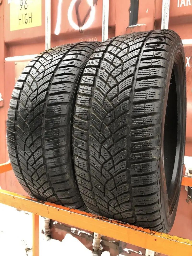 Пара б/у шин 215/45 R17 Goodyear Ultra Grip Perfomance GEN-1