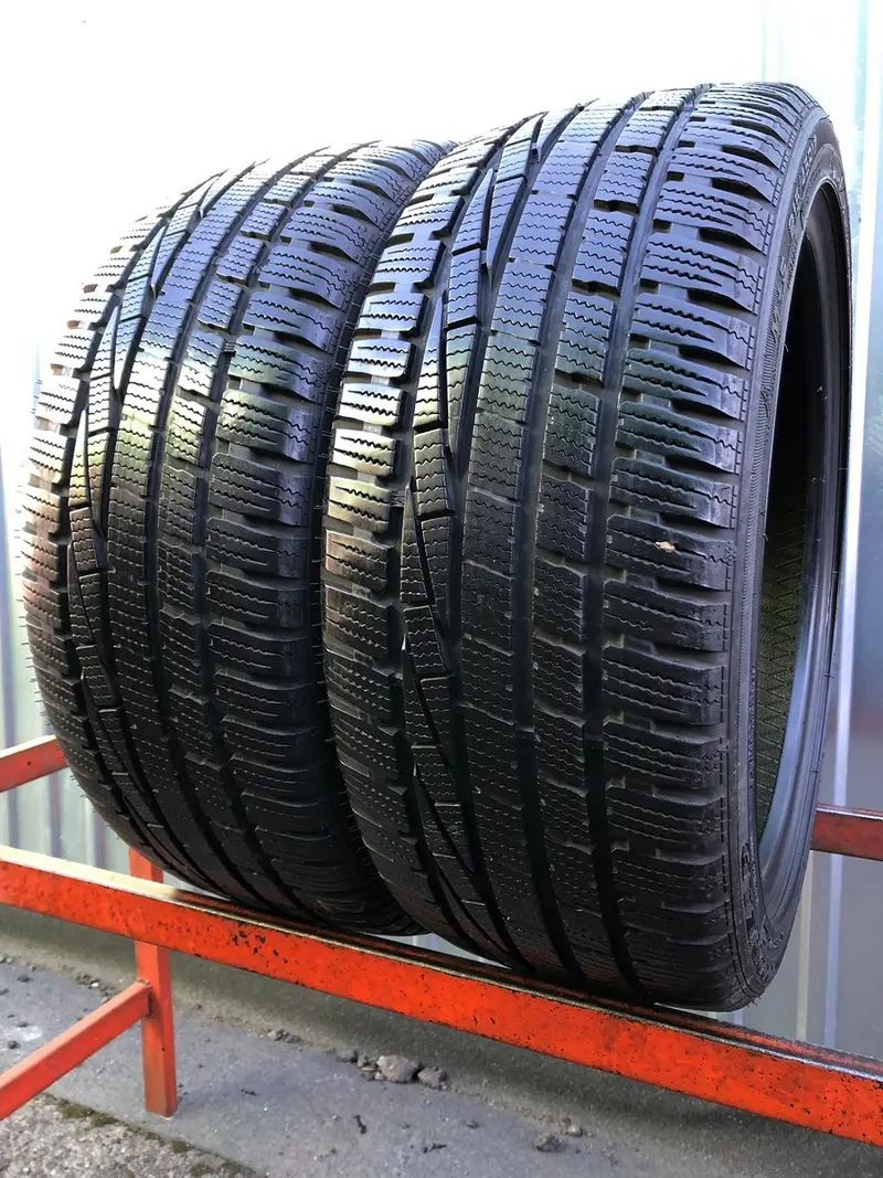Пара б/у шин 215/45 R17 Goodyear Ultra Grip Performance, фото 1