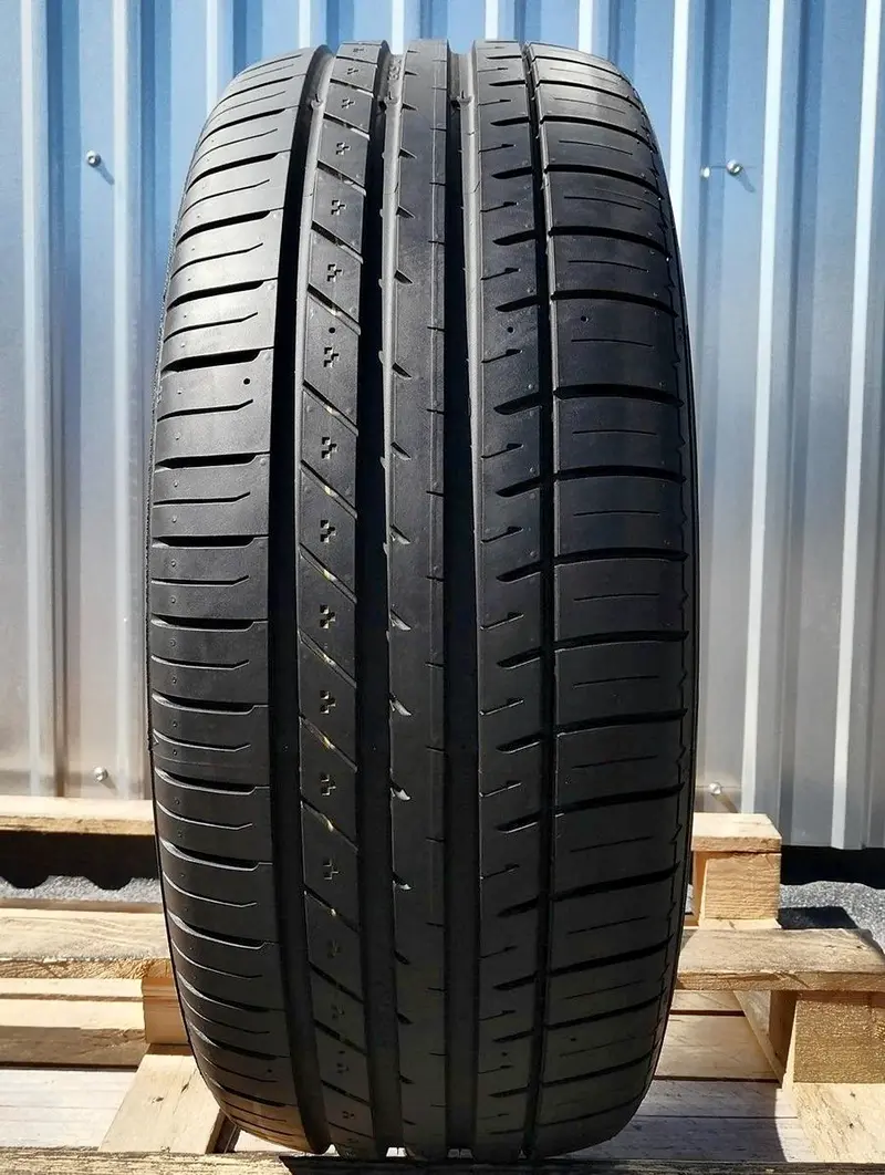 Б/у шина 215/45 R17 Kumho Ecsta Le Sport KU39