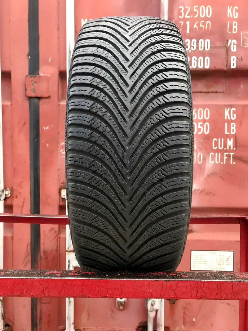 Б/у шина 215/45 R17 Michelin Alpin 5
