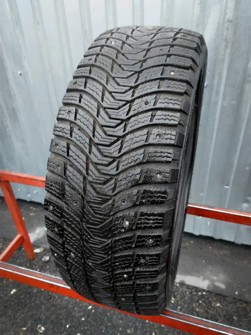 Б/у шина 215/45 R17 Michelin X-Ice North 3