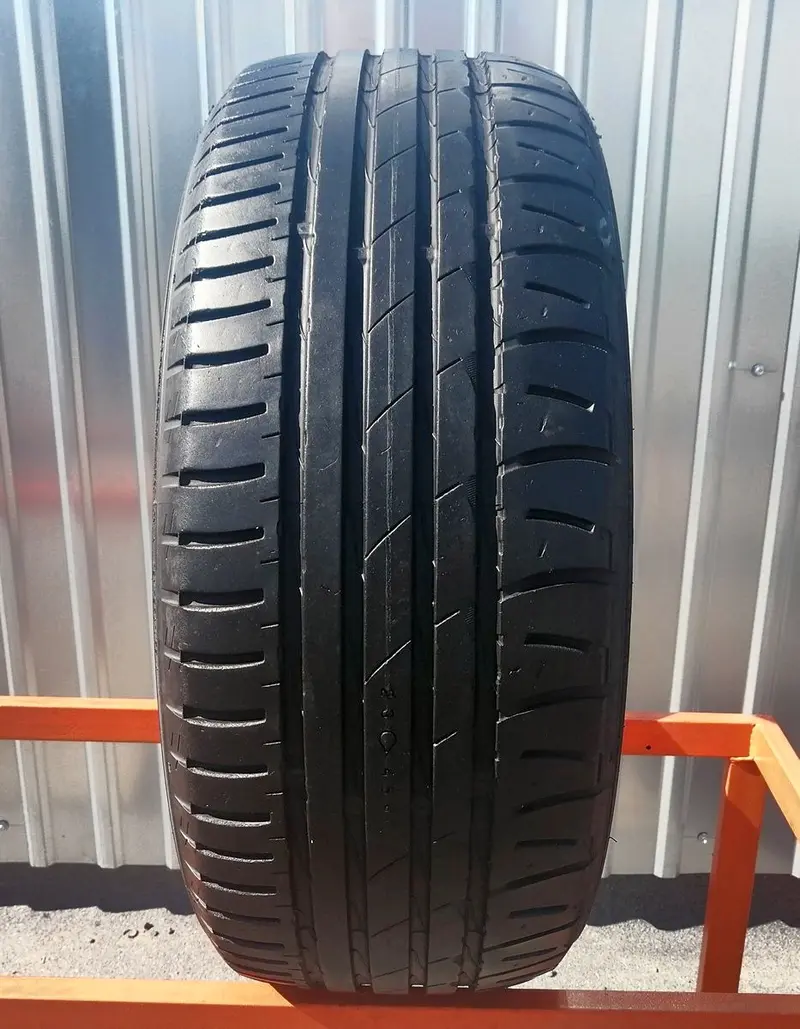 Б/у шина 215/45 R17 Nokian Hakka V