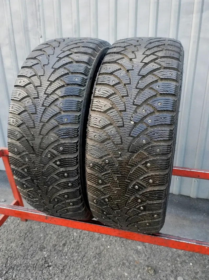 Пара б/у шин 215/45 R17 Nokian Hakkapeliitta 4