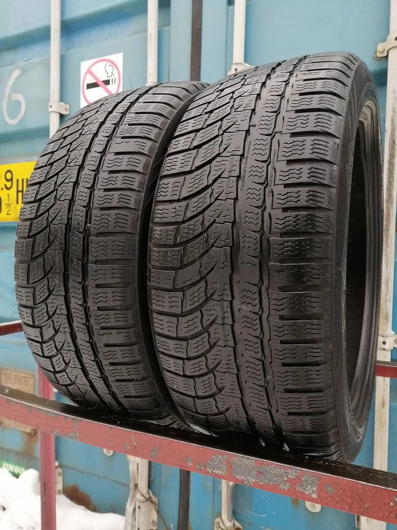 Пара б/у шин 215/45 R17 Nokian WR A4, фото 1