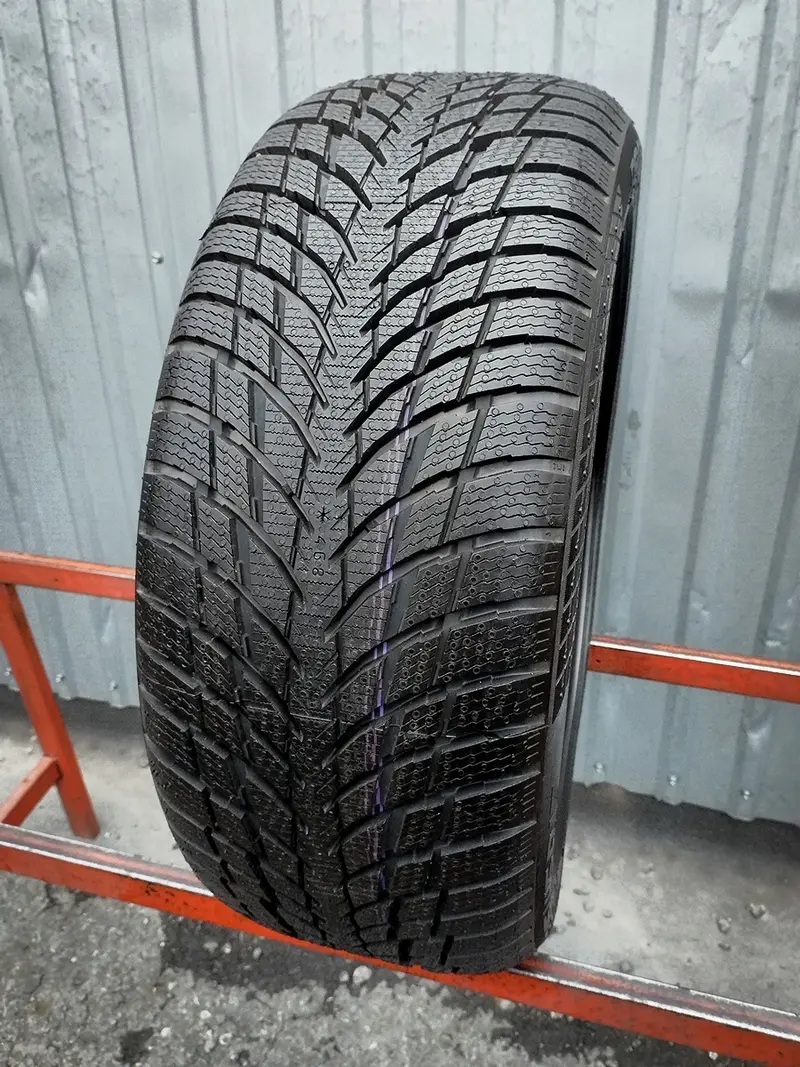 Б/у шина 215/45 R17 Nokian WR Snowproof P
