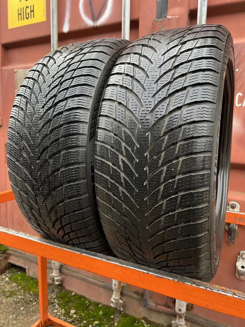 Пара б/у шин 215/45 R17 Nokian WR Snowproof P