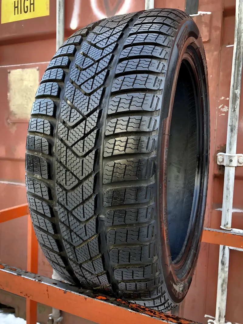 Б/у шина 215/45 R17 Pirelli Winter Sottozero 3