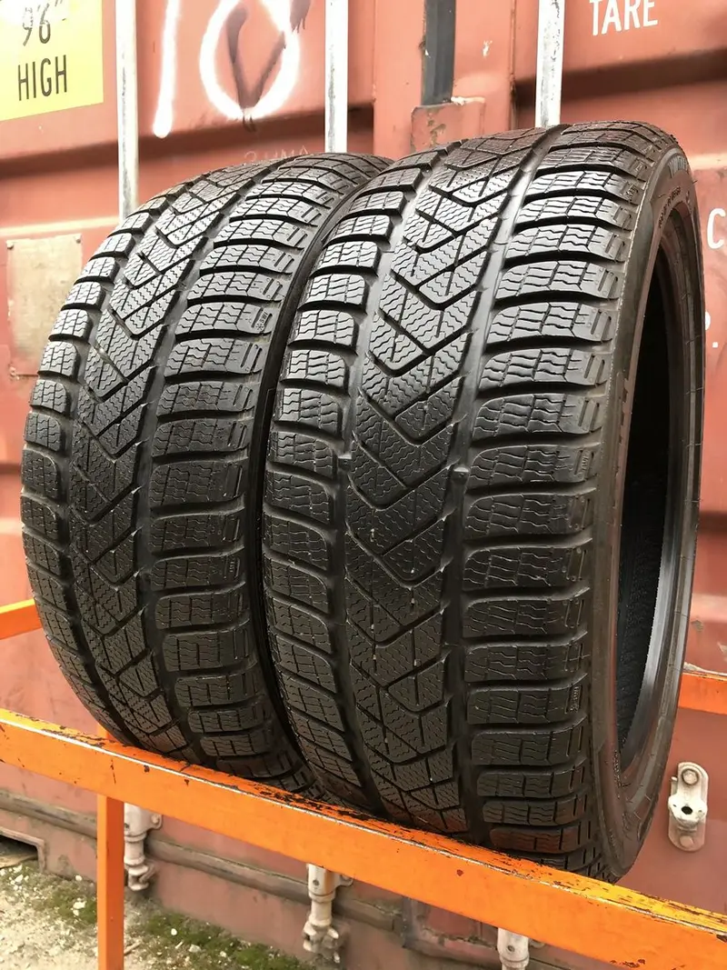 Пара б/у шин 215/45 R17 Pirelli Winter Sottozero 3