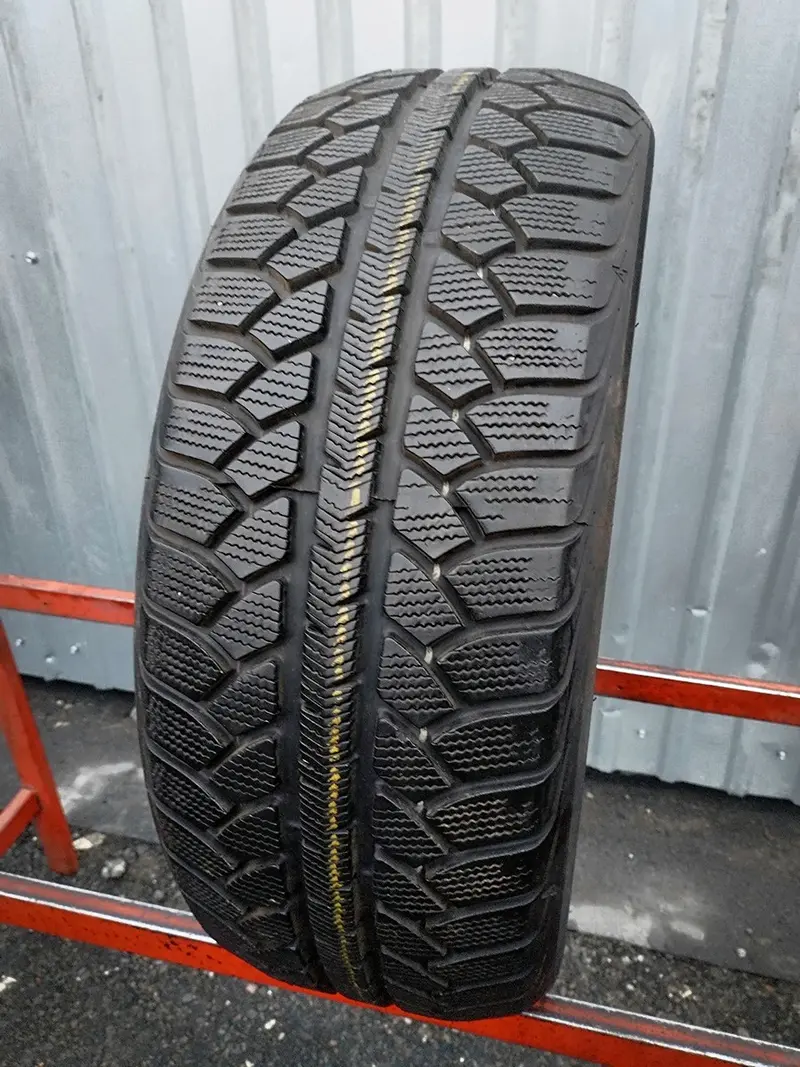 Б/у шина 215/45 R17 Toyo Snowprox S950
